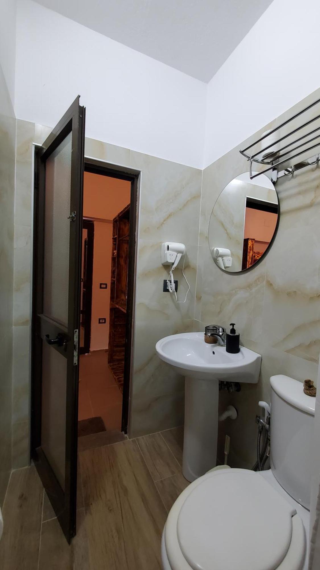 Clockwise Guestrooms Гірокастра Екстер'єр фото